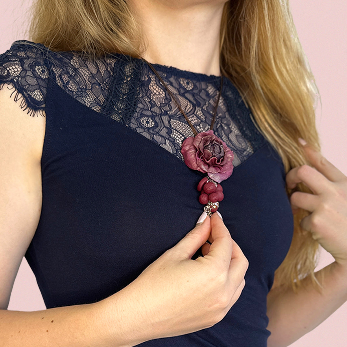 Bordeaux Rose – Neckless